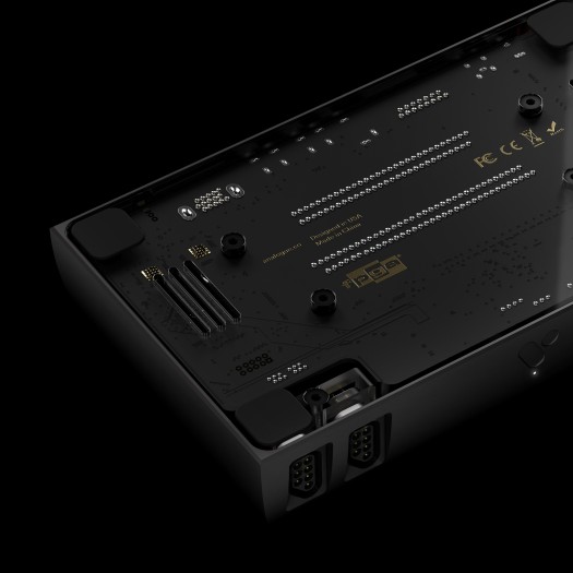 Der Nt Mini Noir kommt mit einem eloxierten Gehäuse mit Gun-Metal-Finish. (Bild: Analogue)